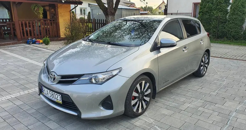 samochody osobowe Toyota Auris cena 34800 przebieg: 175000, rok produkcji 2013 z Krosno